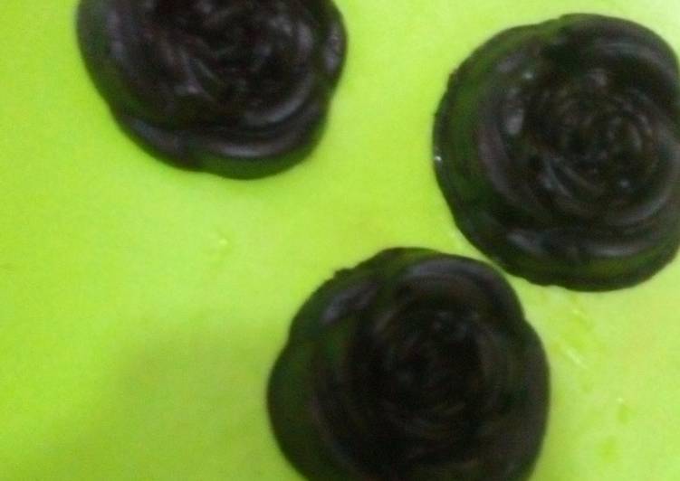 Langkah Mudah untuk Membuat Brownies gorio mawar kecil Anti Gagal