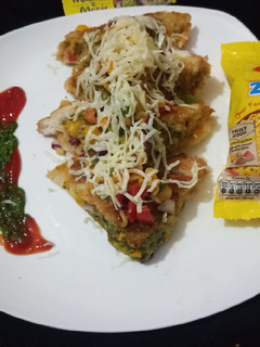 મેગી વેજીટેબલ ચીઝ સેન્ડવીચ (Maggi Vegetable Cheese Sandwich Recipe in Gujarati) રેસીપી મુખ્ય ફોટો