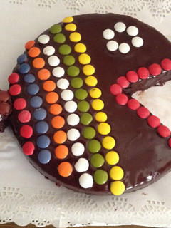 Una foto de Bizcocho de chocolate bañado en chocolate