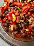 Ensalada poroto negro y tomate