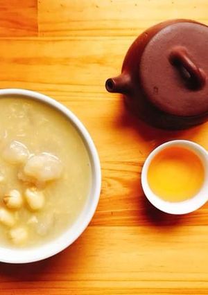 Hình của món Chè đậu xanh hôt nhãn.