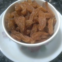 A picture of Raisins (Kishmish).
