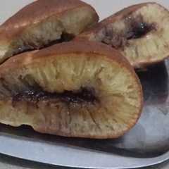 A picture of Martabak manis aka terang bulan.