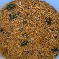 A picture of Noodle and rice chevro.
