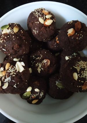 A picture of Millet ladoo nachni.