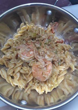 Foto resep Spicy garlic fusilli with prawn
