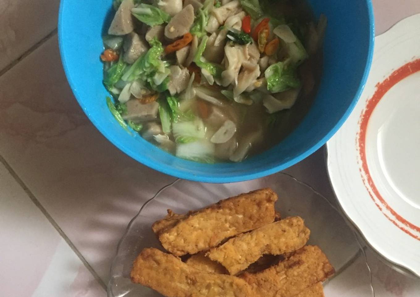 Tumis jamur, bakso, sawi putih