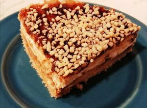 Foto principal de Tarta helada de nata con nueces (Fácil)