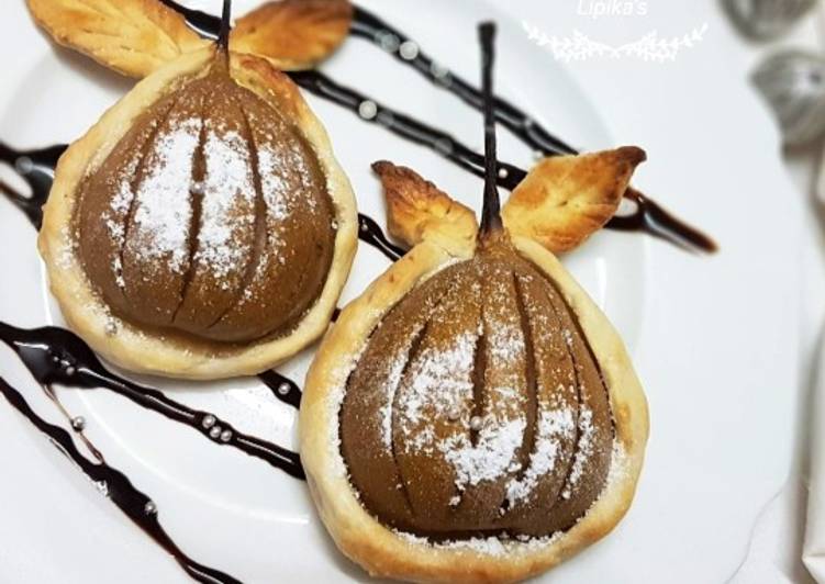 Baked pears in puff pastry