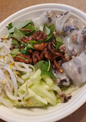 Hình của món Bánh cuốn "dã chiến" 😉.