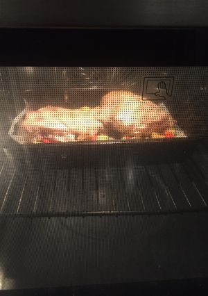 Una foto de Pollo al horno con papas👏