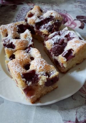 Cseresznyés meggyes süti recept fotója