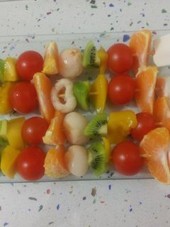 Una foto de Pinchito de fruta tropical