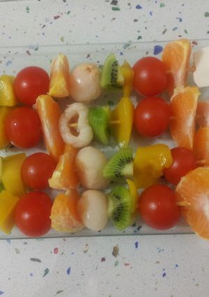 Una foto de Pinchito de fruta tropical