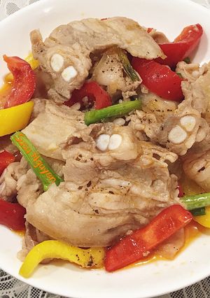 Hình của món Thịt ba chỉ xào ớt chuông.