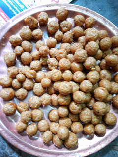 নারকেল নাড়ু (Narkel naru recipe in Bengali) রেসিপির প্রধান ছবি