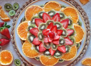 Foto di Crostata con crema chantilly e frutta