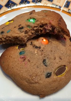 Φωτογραφία της συνταγής M&Ms chocolate-chip cookies