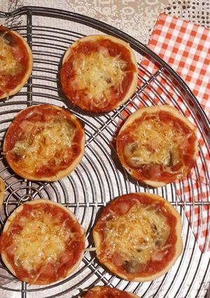 Une photo de Mini  Pizza