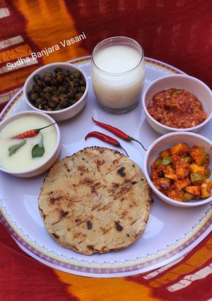 જુવાર ભાખરી (Sorghum Bhakhari recipe in Gujarati) રેસીપી મુખ્ય ફોટો