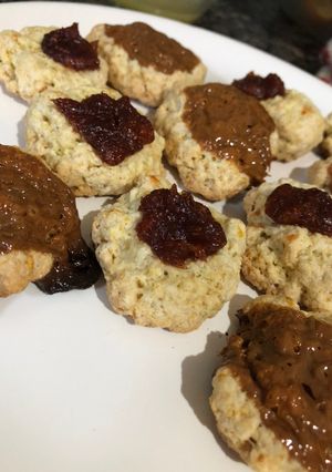 Una foto de Pepas de membrillo y dulce de leche sin manteca