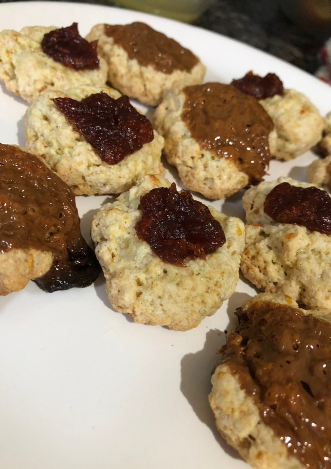 Una foto de Pepas de membrillo y dulce de leche sin manteca