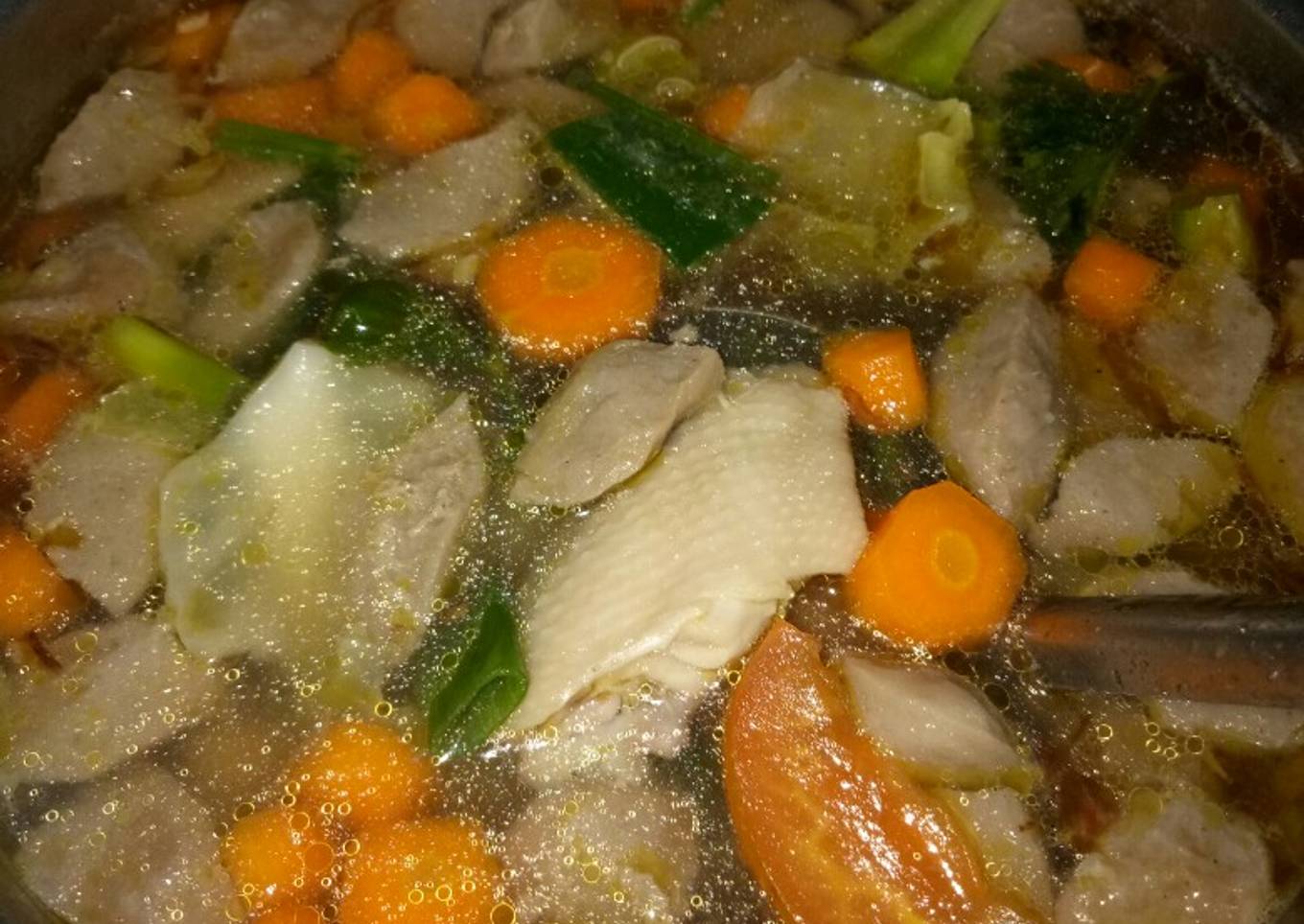 Sop ayam bakso