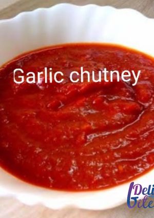 લસણ ની લાલ ચટણી(Lasan ni laal chutney recipe in gujarati) રેસીપી મુખ્ય ફોટો