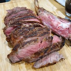 A picture of Rib Eye Steak.