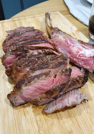 A picture of Rib Eye Steak.