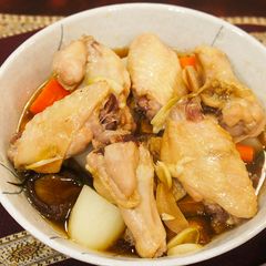 A picture of Steamed Chicken with Mushroom and Vegetables.