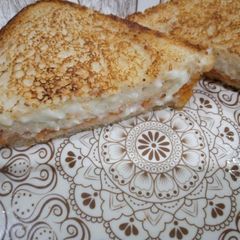 A picture of Cheese bread sandwich 🍞 🧀.