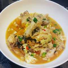 A picture of Seblak Ceker Tulang Ayam ala Chef Restu.