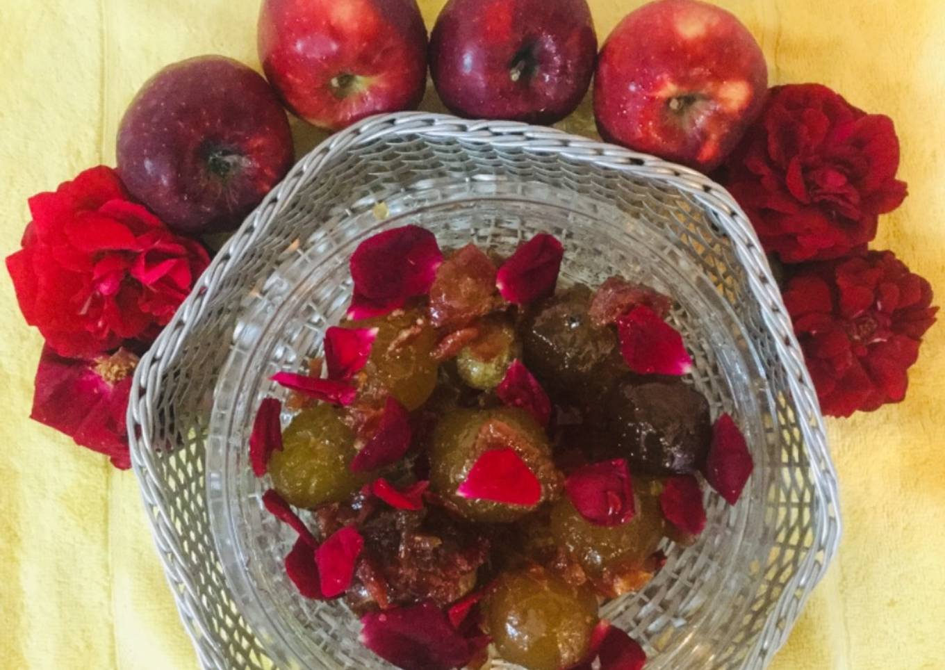 Apple-Rose Petals Murabba