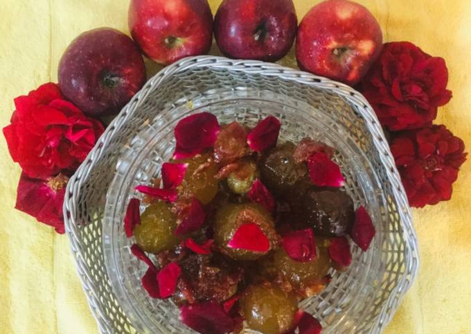 How to Make Homemade Apple-Rose Petals Murabba
