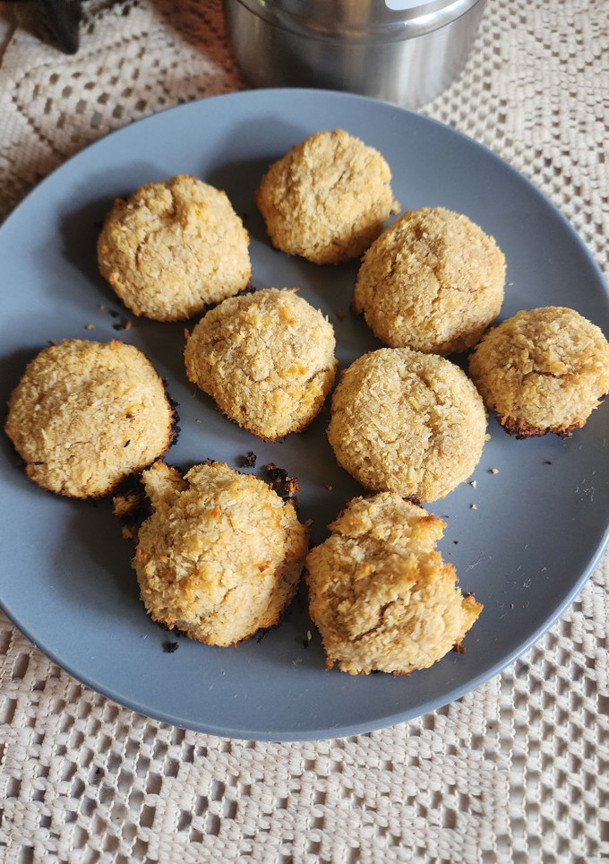 Una foto de Galletitas de coco y limón