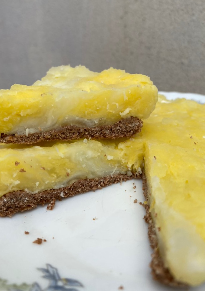 Una foto de Mini tarta de limón y chocolate saludable