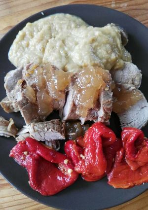Foto principal de Solomillo en confitura de manzana acompañado de su jugo en puré