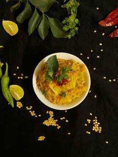 વઘારેલી ખીચડી (Vaghareli Khichdi Recipe In Gujarati) રેસીપી મુખ્ય ફોટો