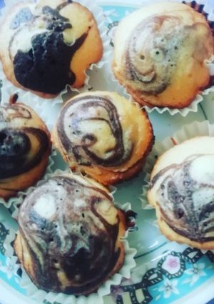 A picture of Marble cupcakes.