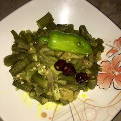 A picture of Bhindi ki sabzi.