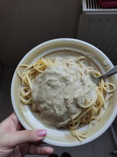 Una foto de Pasta con Falsa salsa de champiñones🍝🍄😋