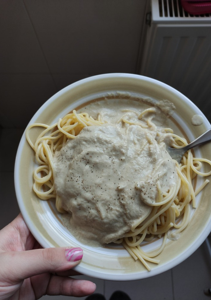 Una foto de Pasta con Falsa salsa de champiñones🍝🍄😋