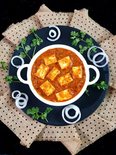 શાહી પનીર (Shahi Paneer Recipe In Gujarati) રેસીપી મુખ્ય ફોટો