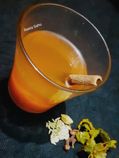 हर्बल टी (Herbal tea recipe in Hindi) रेसिपी मुख्य फोटो