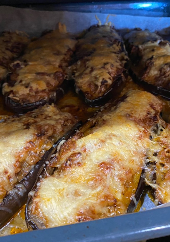 Una foto de Berenjenas rellenas con carne