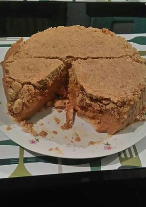 Una foto de Torta de flan y galletas