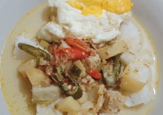 Resep Lontong Sayur Sederhana Oleh Dyah Wahyu Sulistisni Cookpad