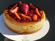 Una foto de cheesecake cocido