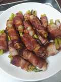 Bacon cuộn măng tây